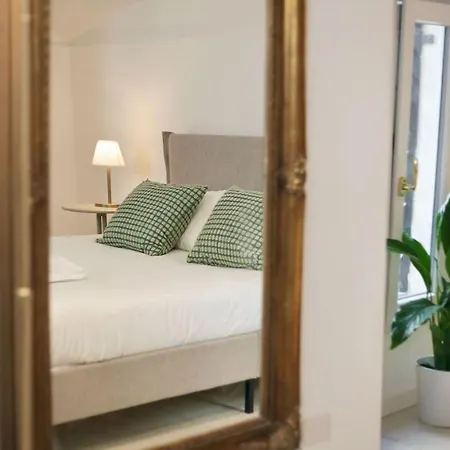 Spacious & Quiet Miracle In Trastevere *
