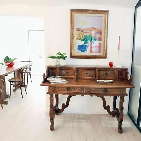 Spacious & Quiet Miracle In Trastevere * Рим