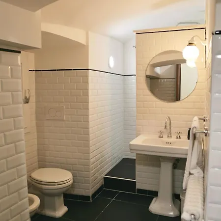 Spacious & Quiet Miracle In Trastevere Roma
